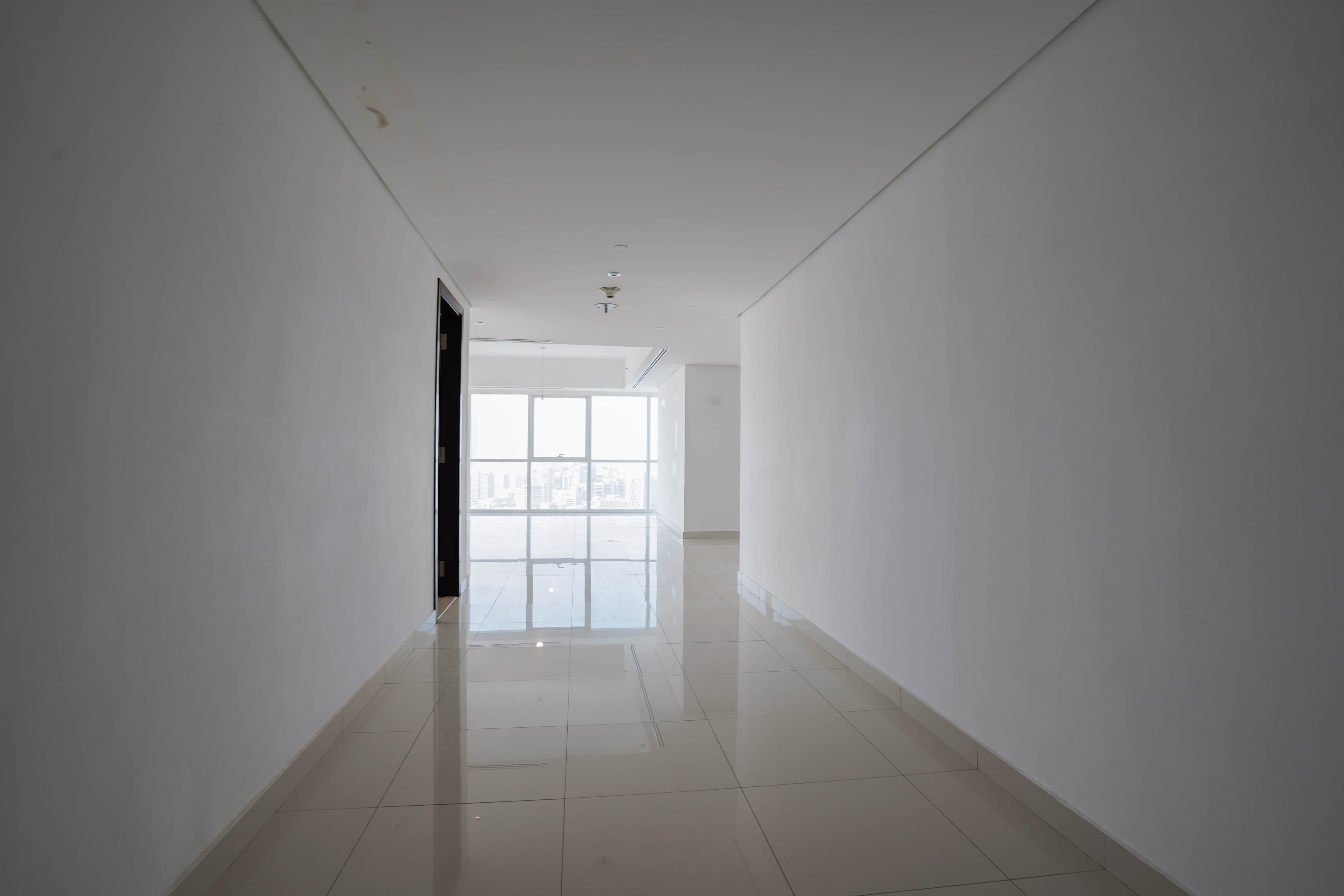 Huge Luxury 4BR+M | Stunning View | Ideal Location — 4