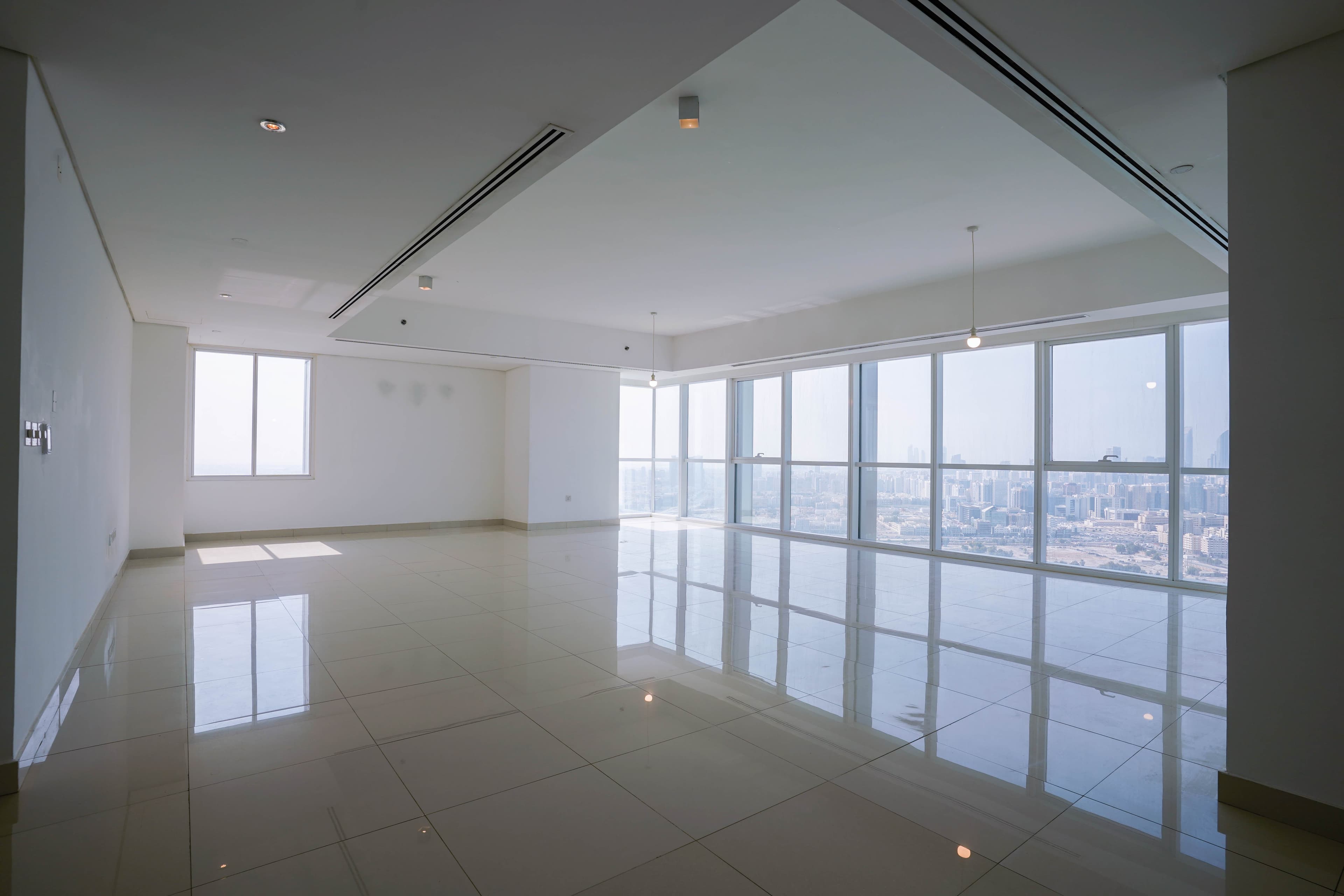 Huge Luxury 4BR+M | Stunning View | Ideal Location — 3