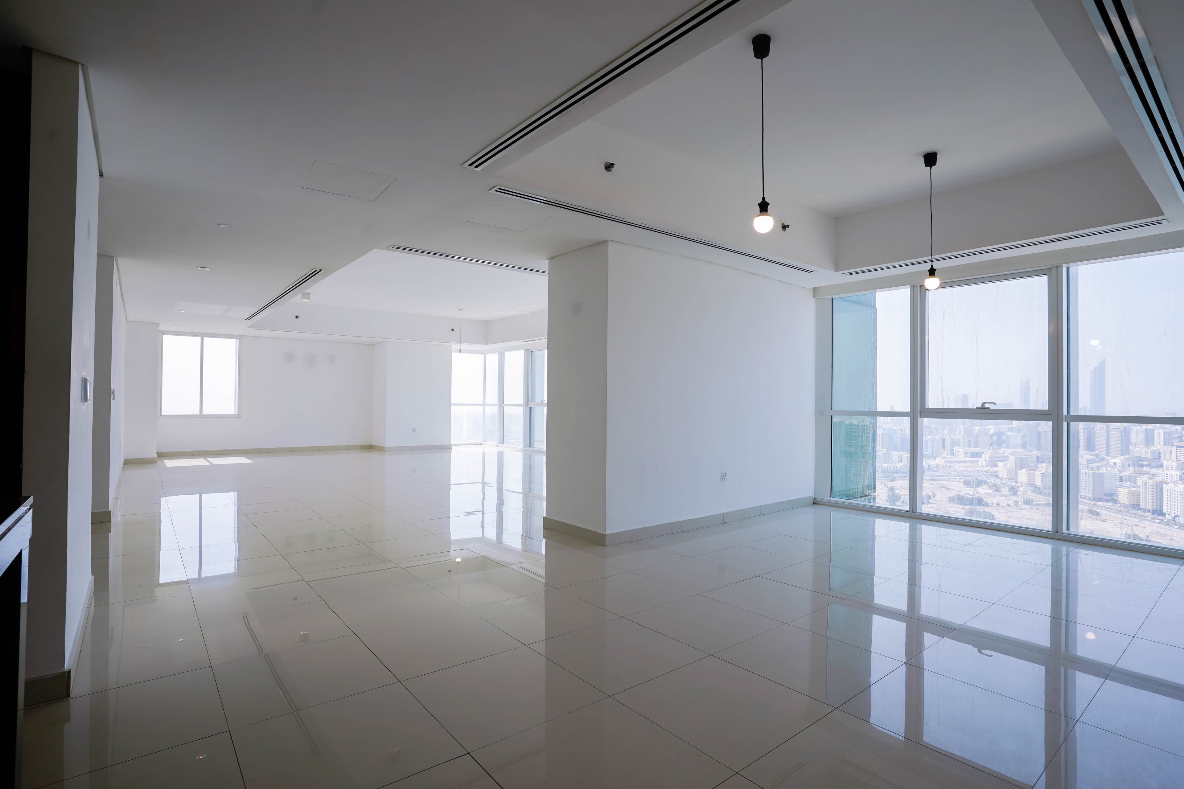 Huge Luxury 4BR+M | Stunning View | Ideal Location — 7