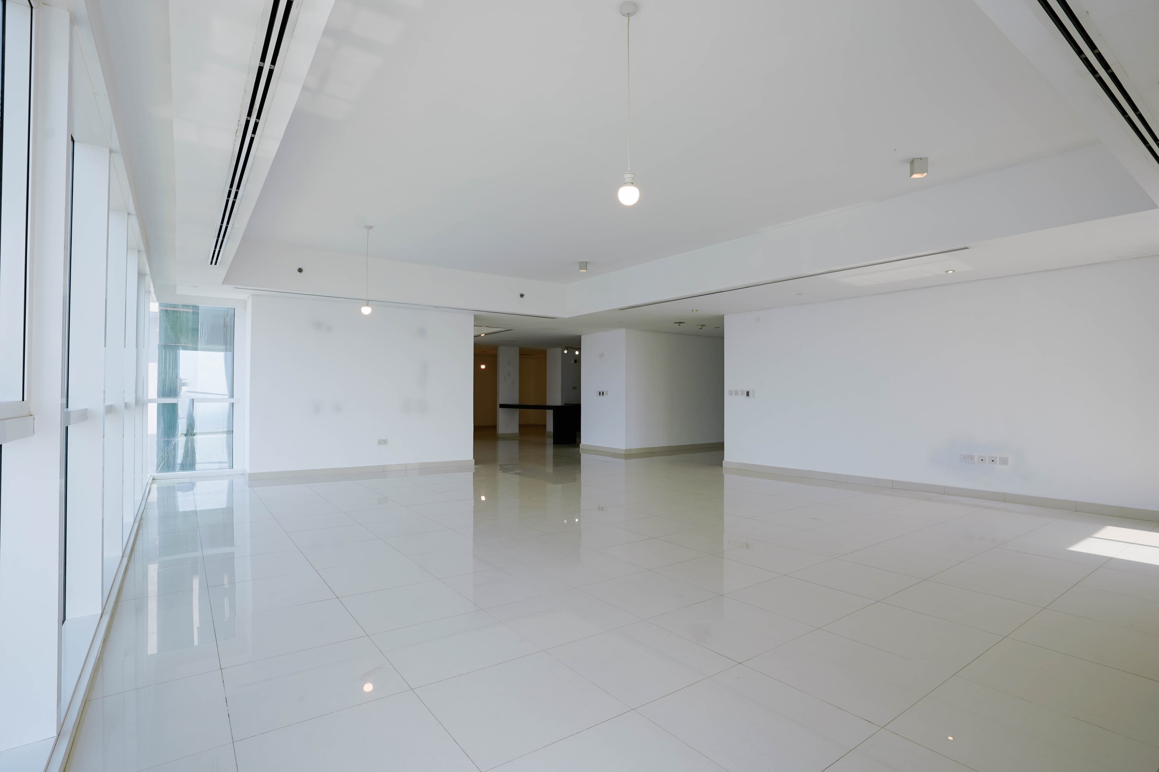 Huge Luxury 4BR+M | Stunning View | Ideal Location — 5