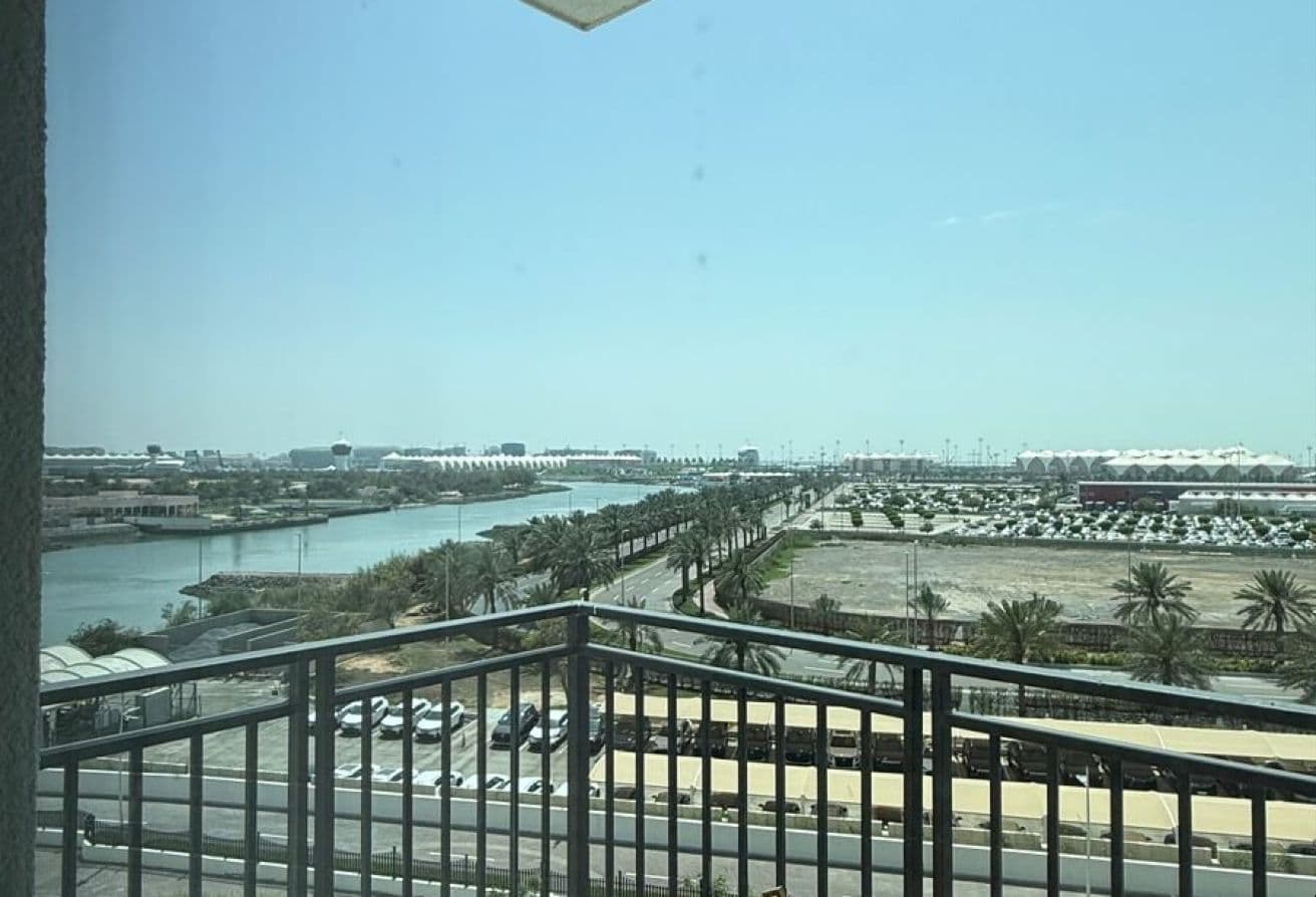 Elegant Studio | Furnished | Canal View — 8