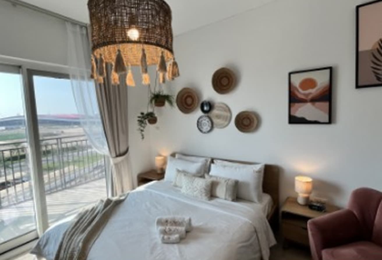 Elegant Studio | Furnished | Canal View — 2