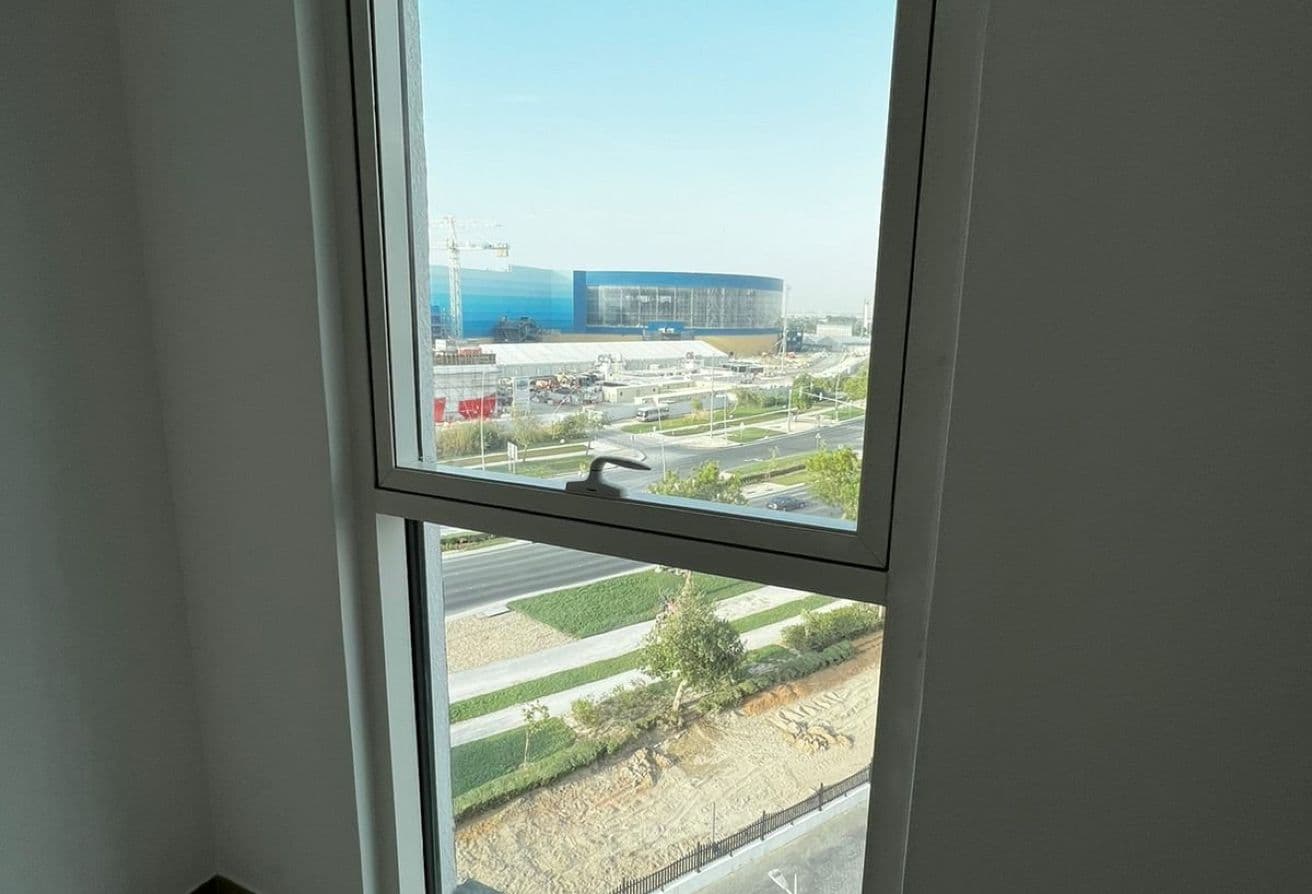 Corner Unit | Sea world & Ferrari View | Prime Loc — 8