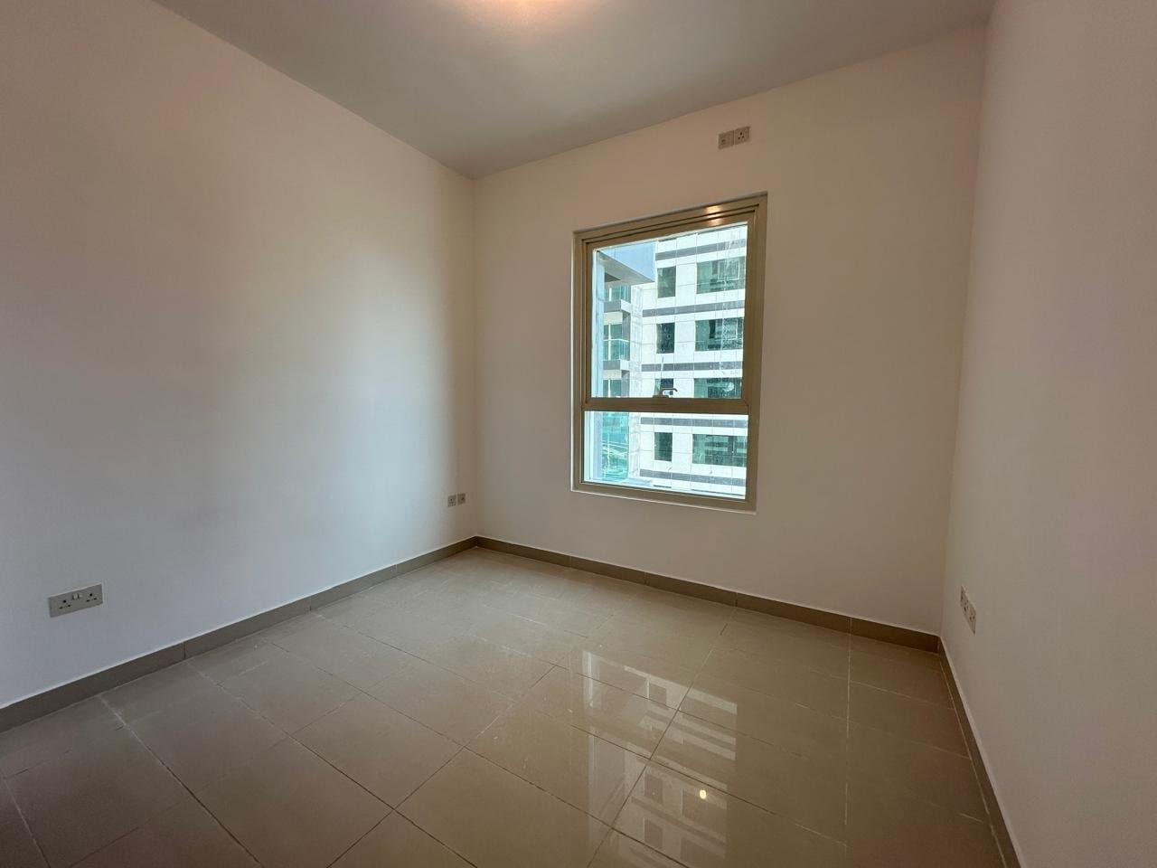 Elegant 2BR | Stunning Sea View | Prime Area — 6