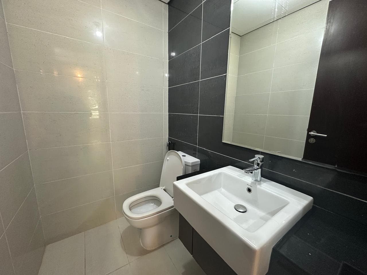 Elegant 2BR | Stunning Sea View | Prime Area — 16