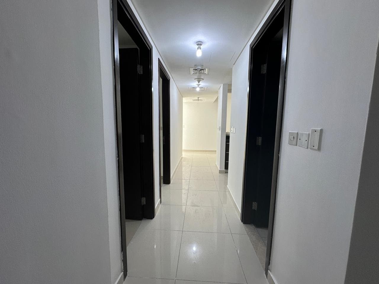 Elegant 2BR | Stunning Sea View | Prime Area — 11