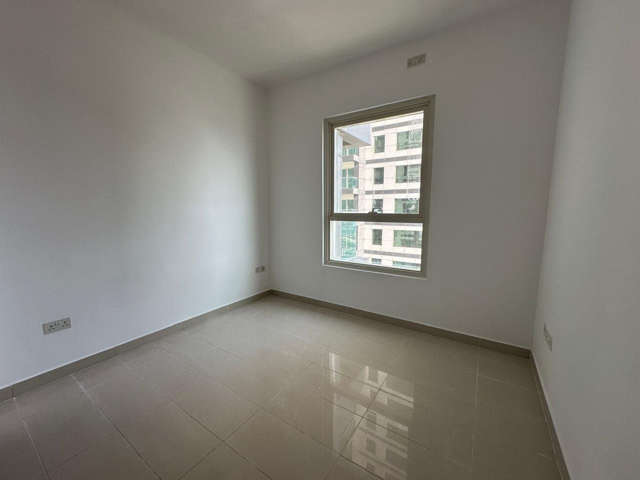 Elegant 2BR | Stunning Sea View | Prime Area — 5