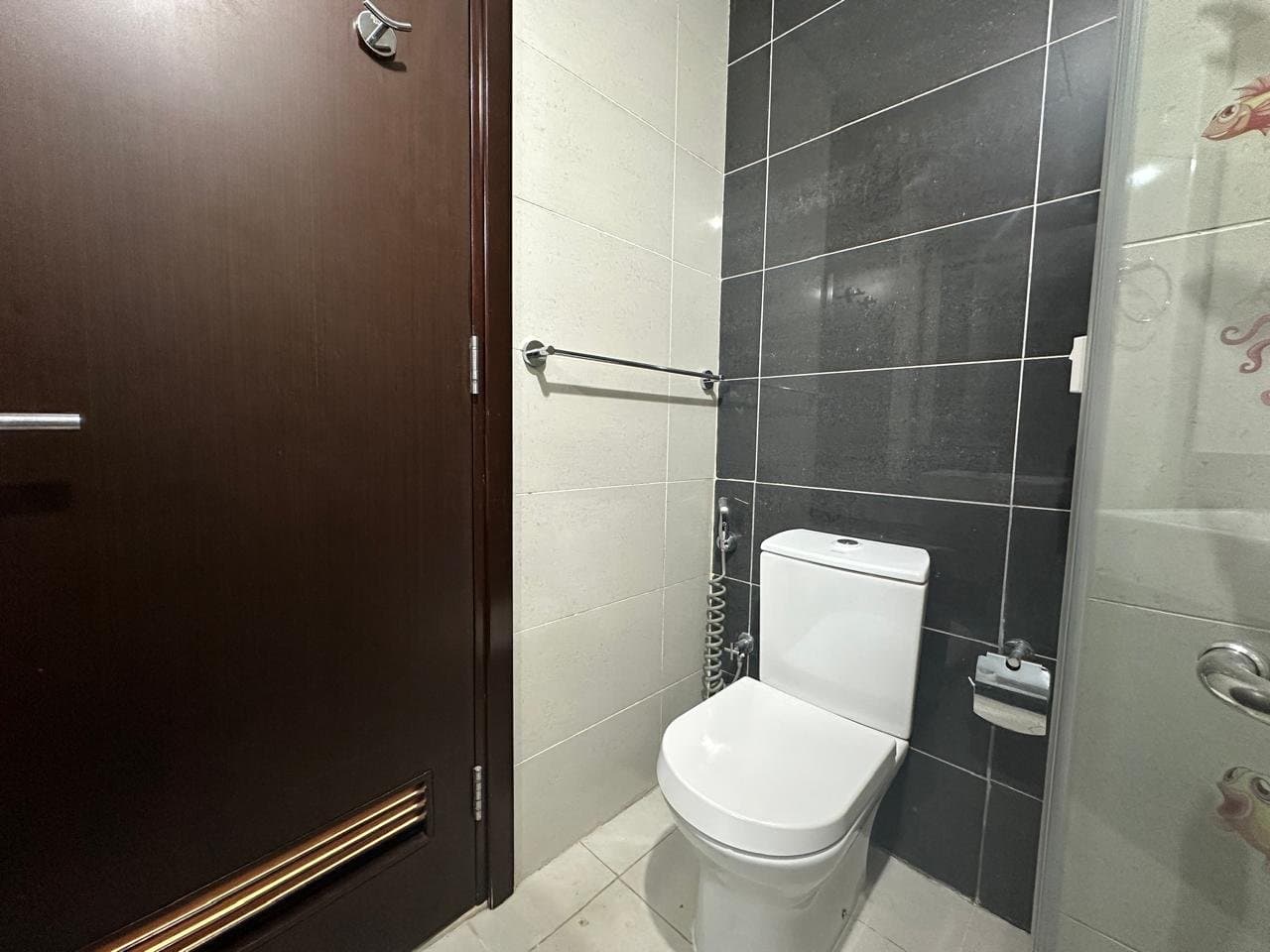Elegant 2BR | Stunning Sea View | Prime Area — 14