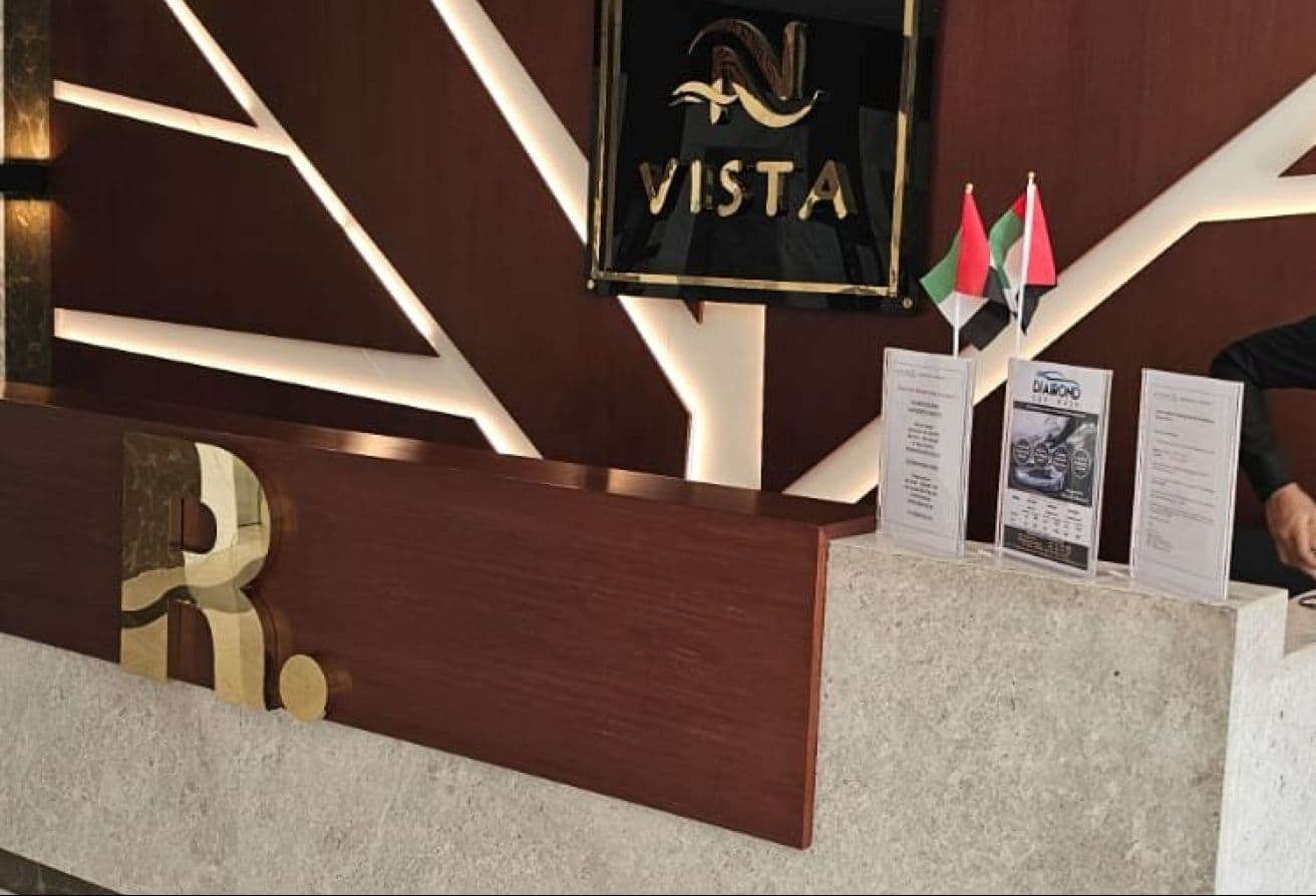 Elegant 2BR | Canal View | Prime Location — 8