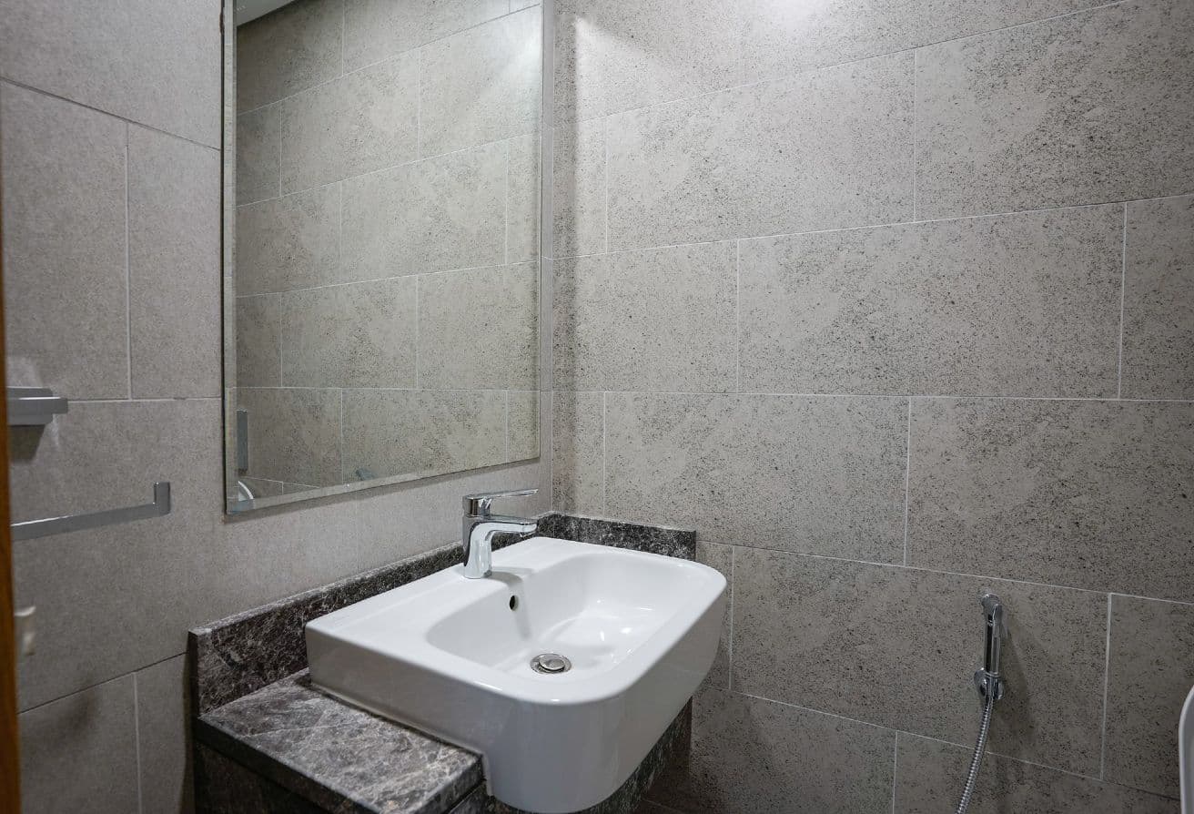 Brand New 1BR | City View | High floor — 17