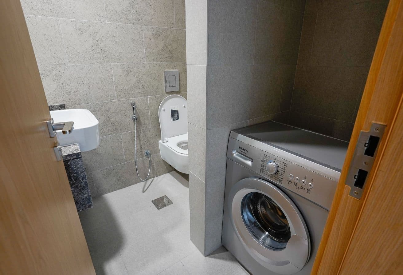 Brand New 1BR | City View | High floor — 18