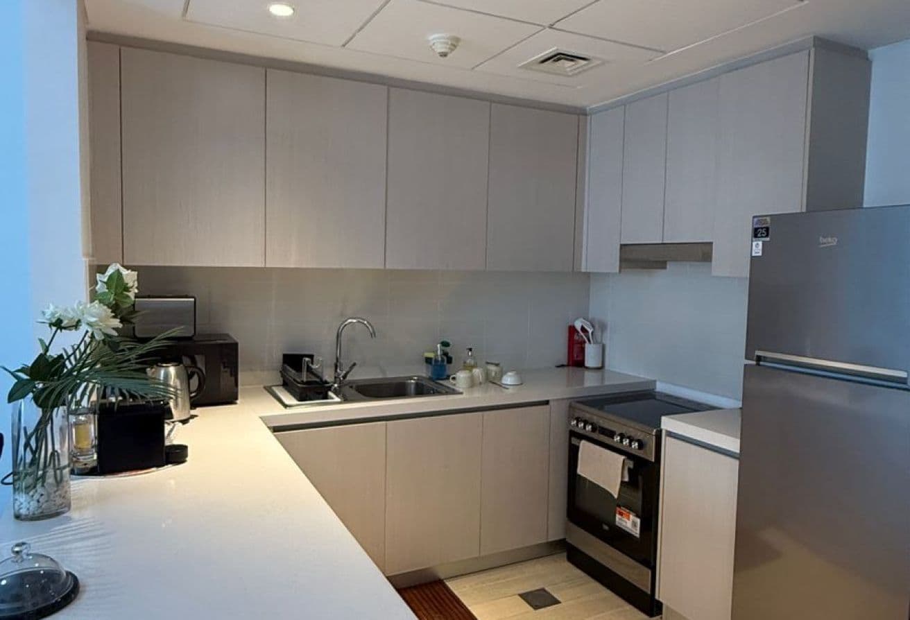 Full Canal View | High Floor | Furnished Apt — 4