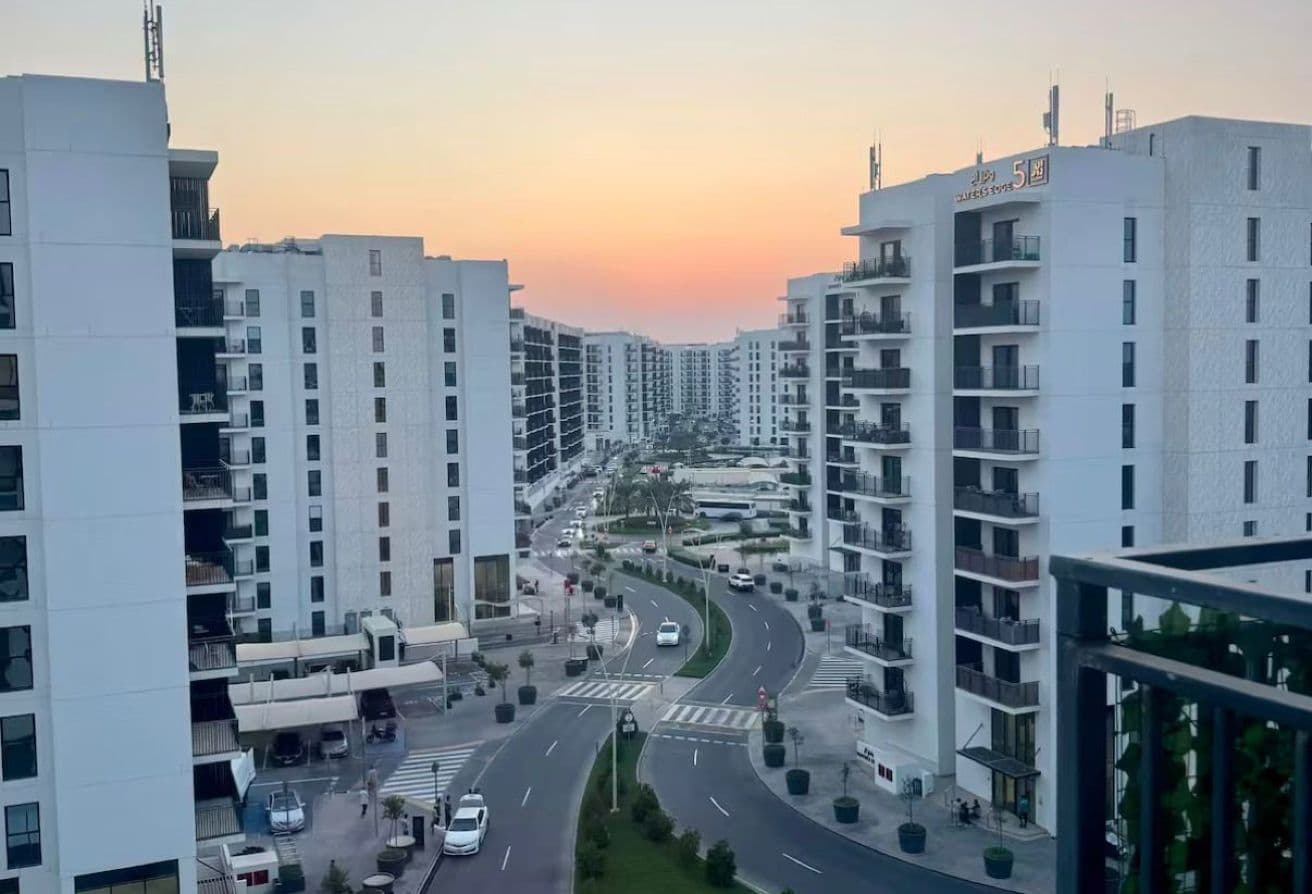 Full Canal View | High Floor | Furnished Apt — 10