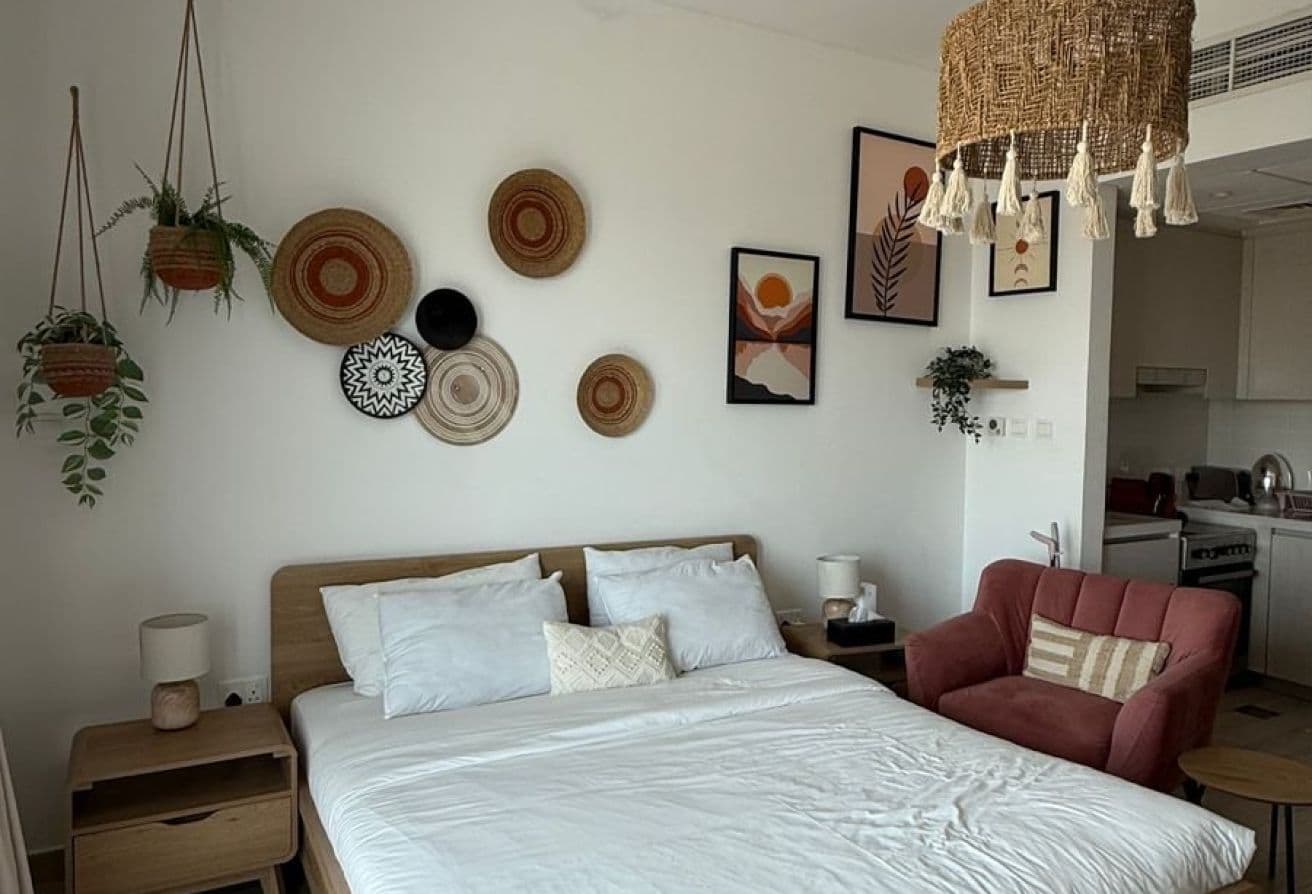 Elegant Studio | Furnished | Canal View — 2