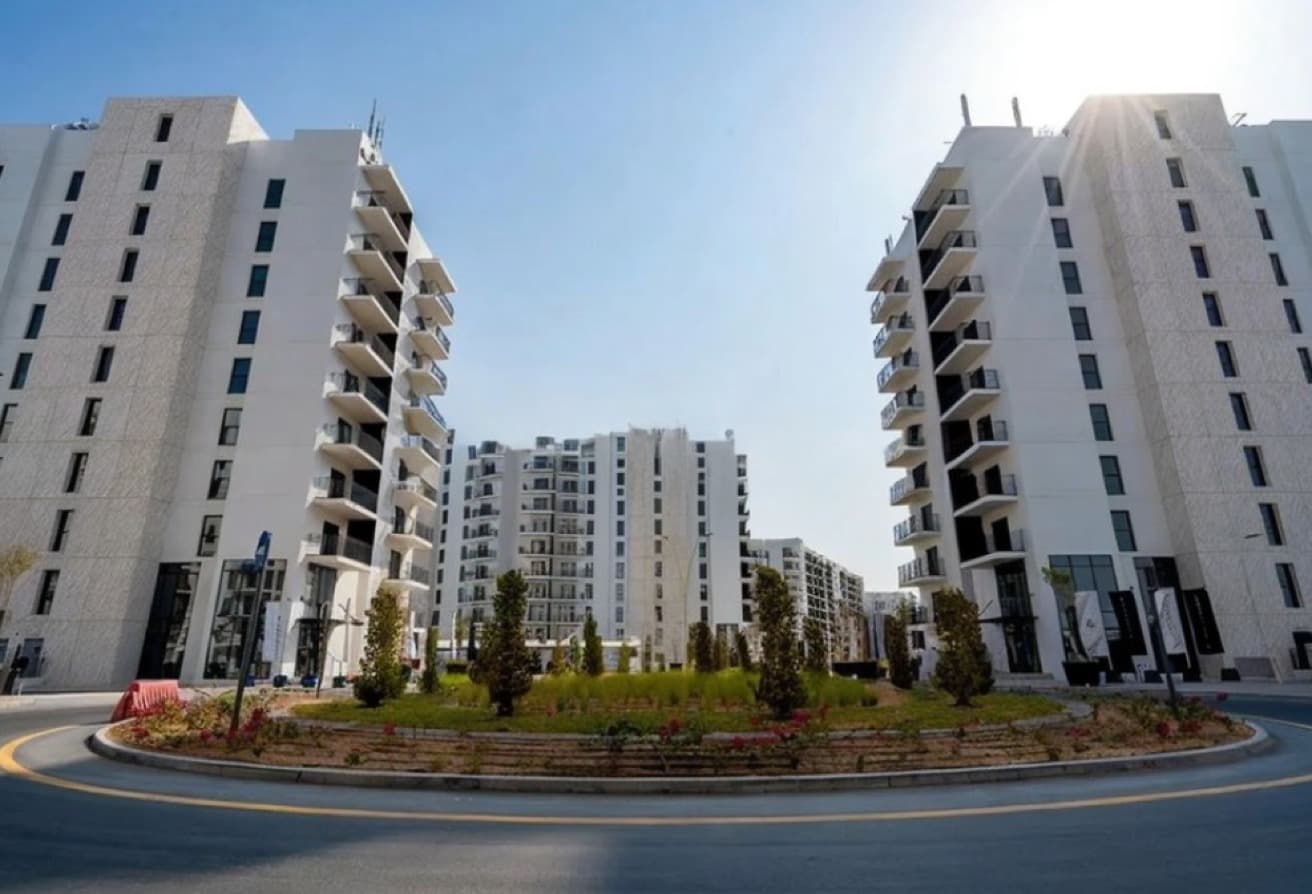Elegant Studio | Furnished | Canal View — 9