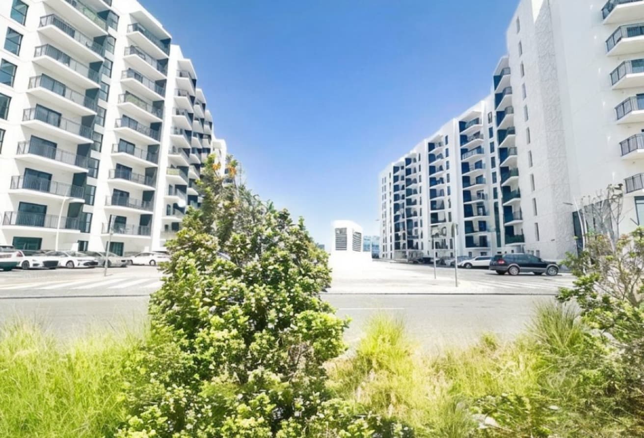 Elegant Studio | Furnished | Canal View — 11