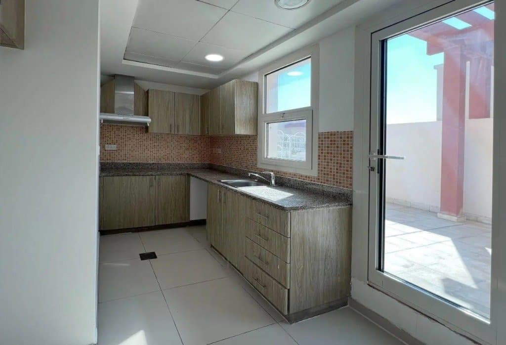 Big Layout Studio | Vacant | Balcony — 5