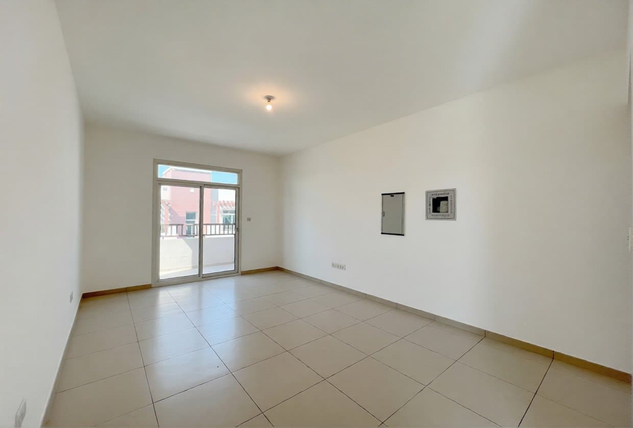 Big Layout Studio | Vacant | Balcony — 3