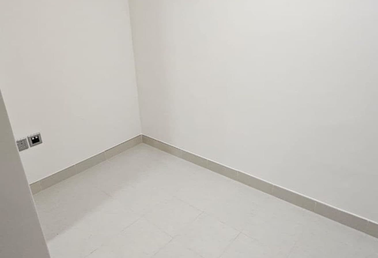 Canal View | Vacant | 3BR+M Townhouse — 9
