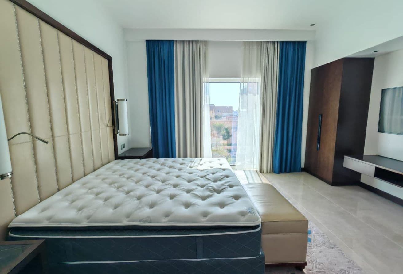 Fully Furnished | Sea View | Luxury Living — 8