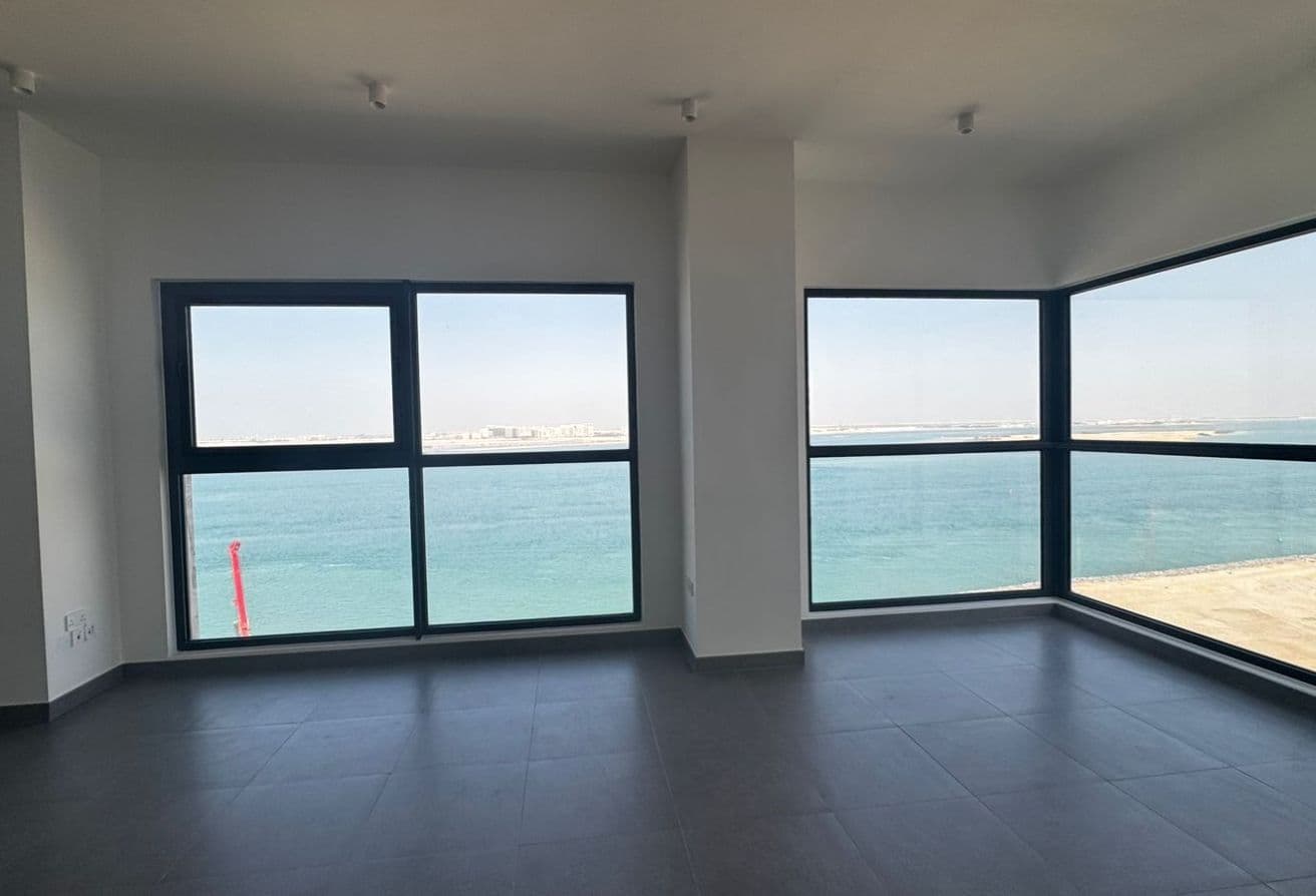 Huge Balcony | Full Sea View | Great Investment — 2