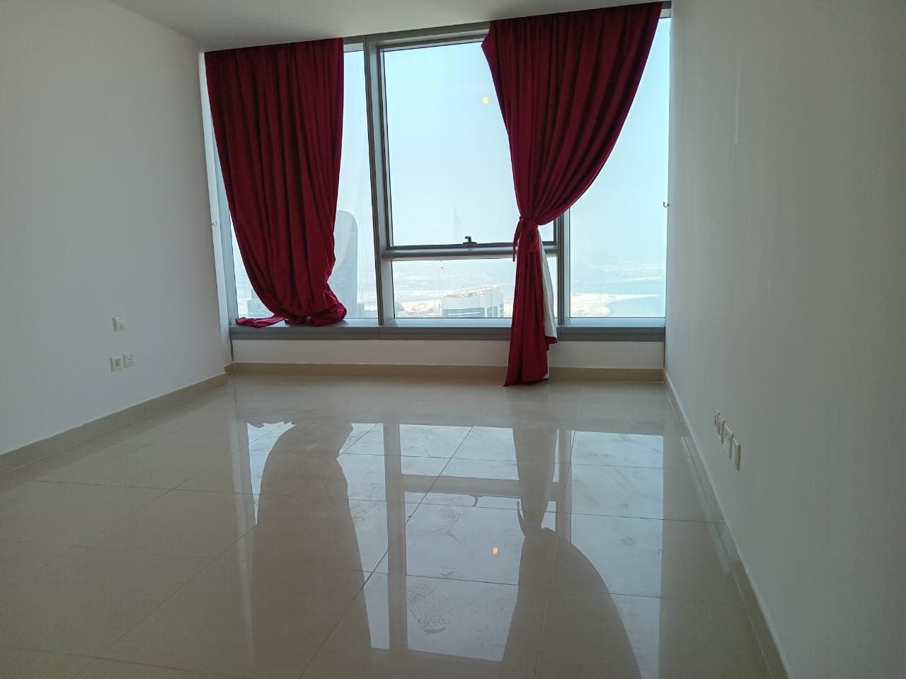 Stunning 2BR | High Floor | Prime Location — 18