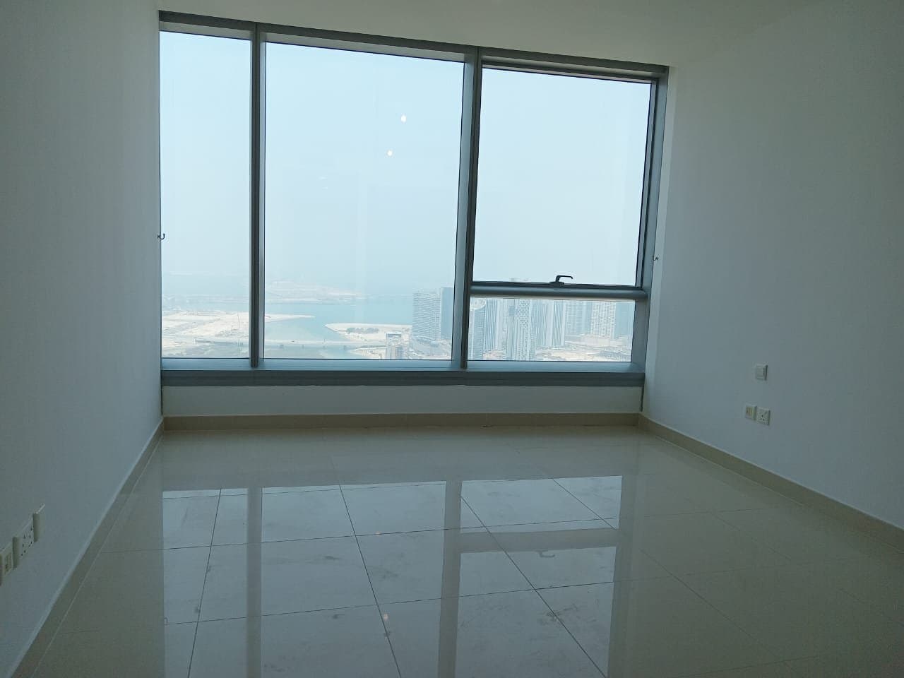 Stunning 2BR | High Floor | Prime Location — 17