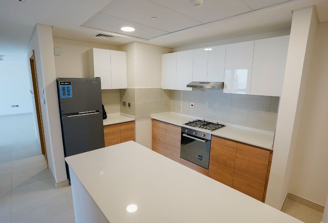 Amazing 2BR+M | High Floor | Prime Area — 10