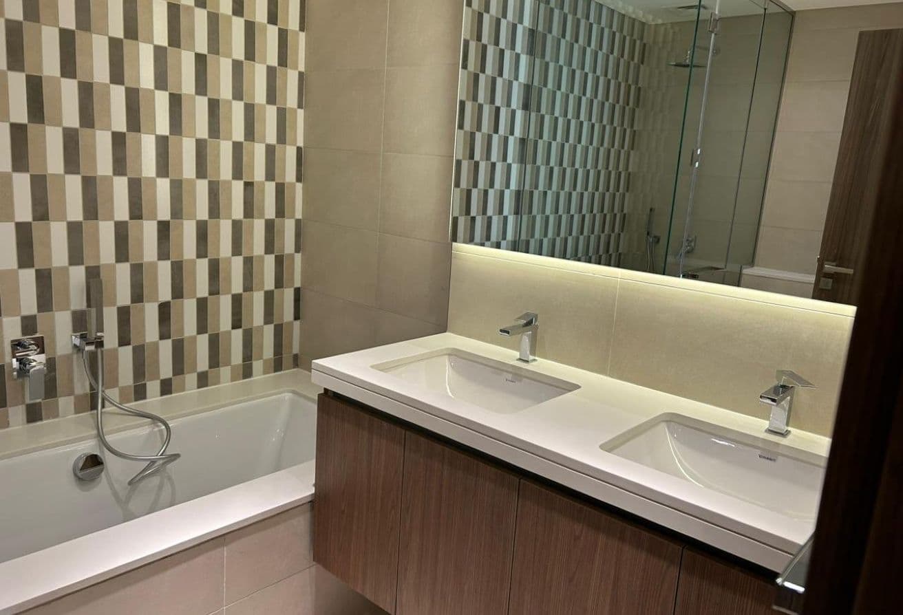 Luxurious Space Villa | Single row | End Unit — 16