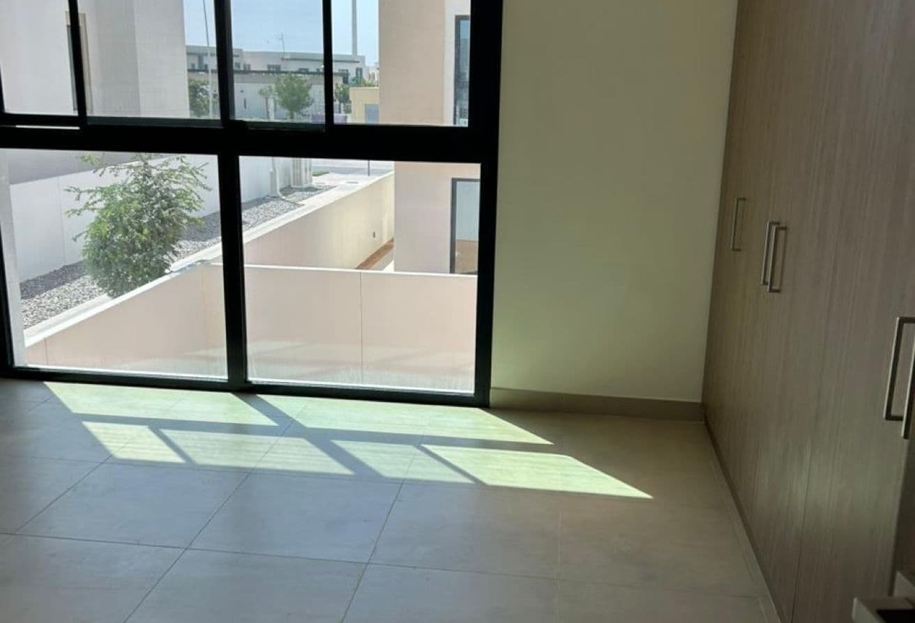 Luxurious Space Villa | Single row | End Unit — 4