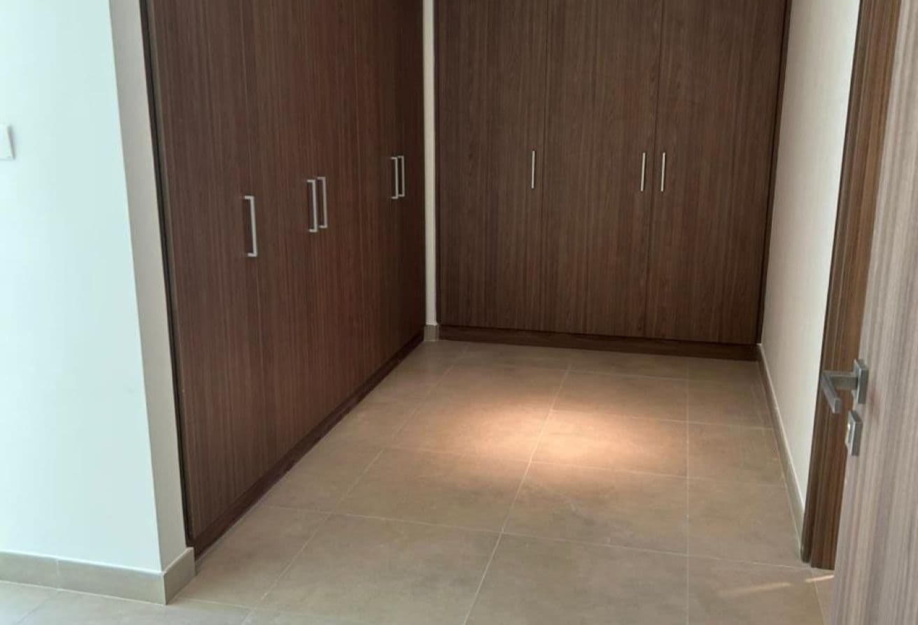 Luxurious Space Villa | Single row | End Unit — 11