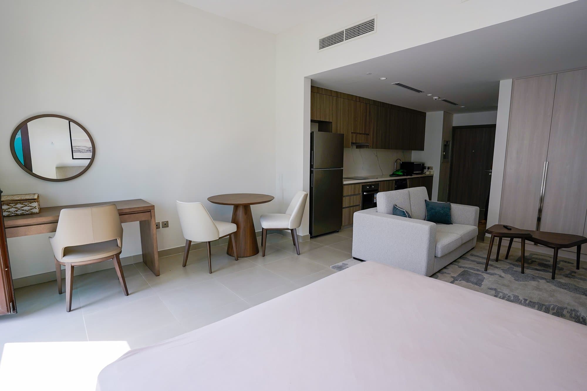 Modern Studio| Fully Furnished| High Floor| Vacant — 7