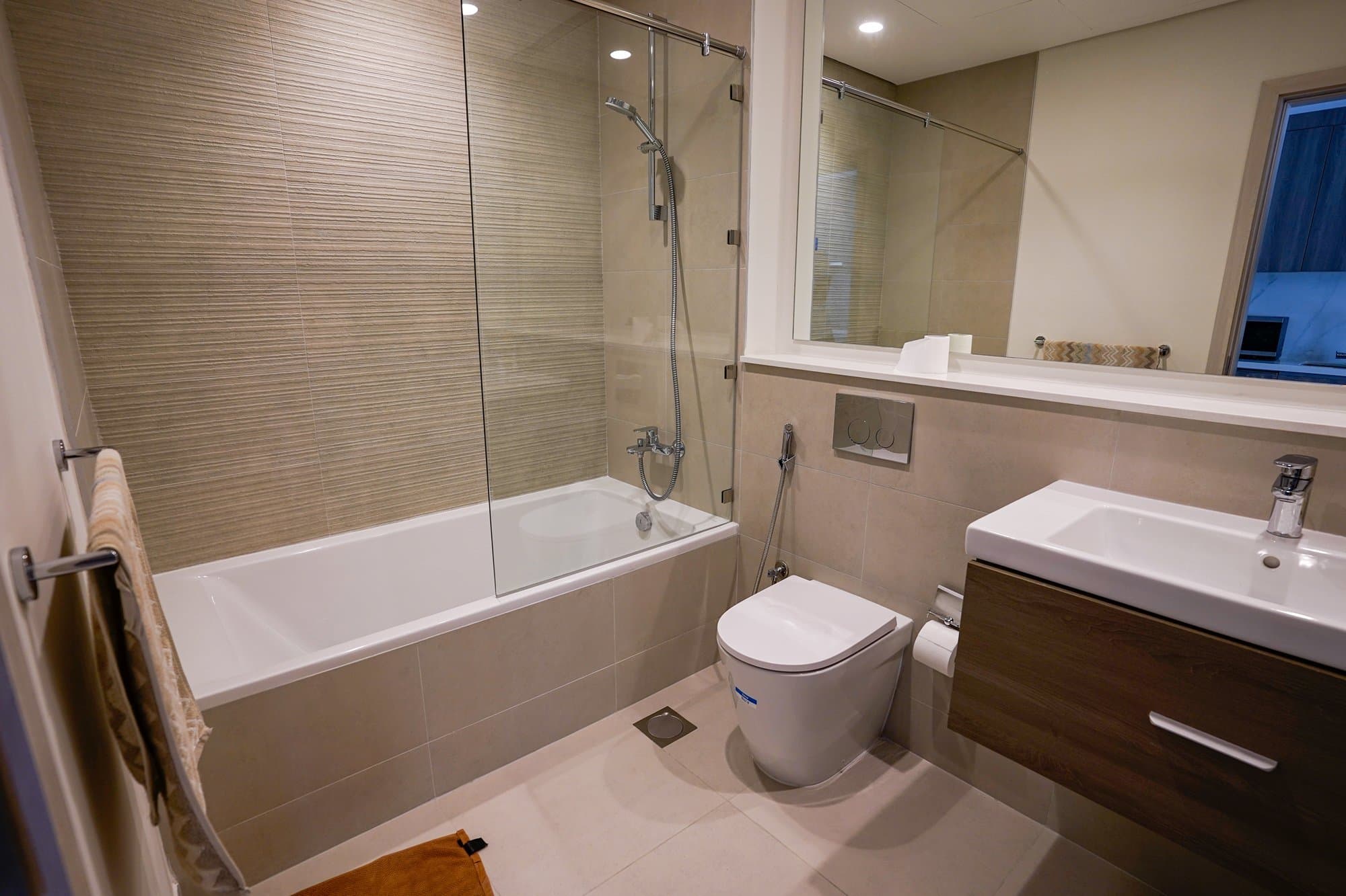 Modern Studio| Fully Furnished| High Floor| Vacant — 8