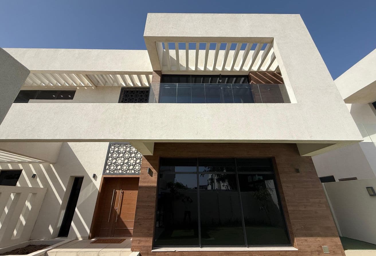 Single Row | Luxury Living | Exclusive Community