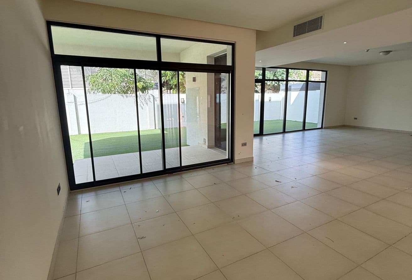 Single Row | Luxury Living | Exclusive Community — 5