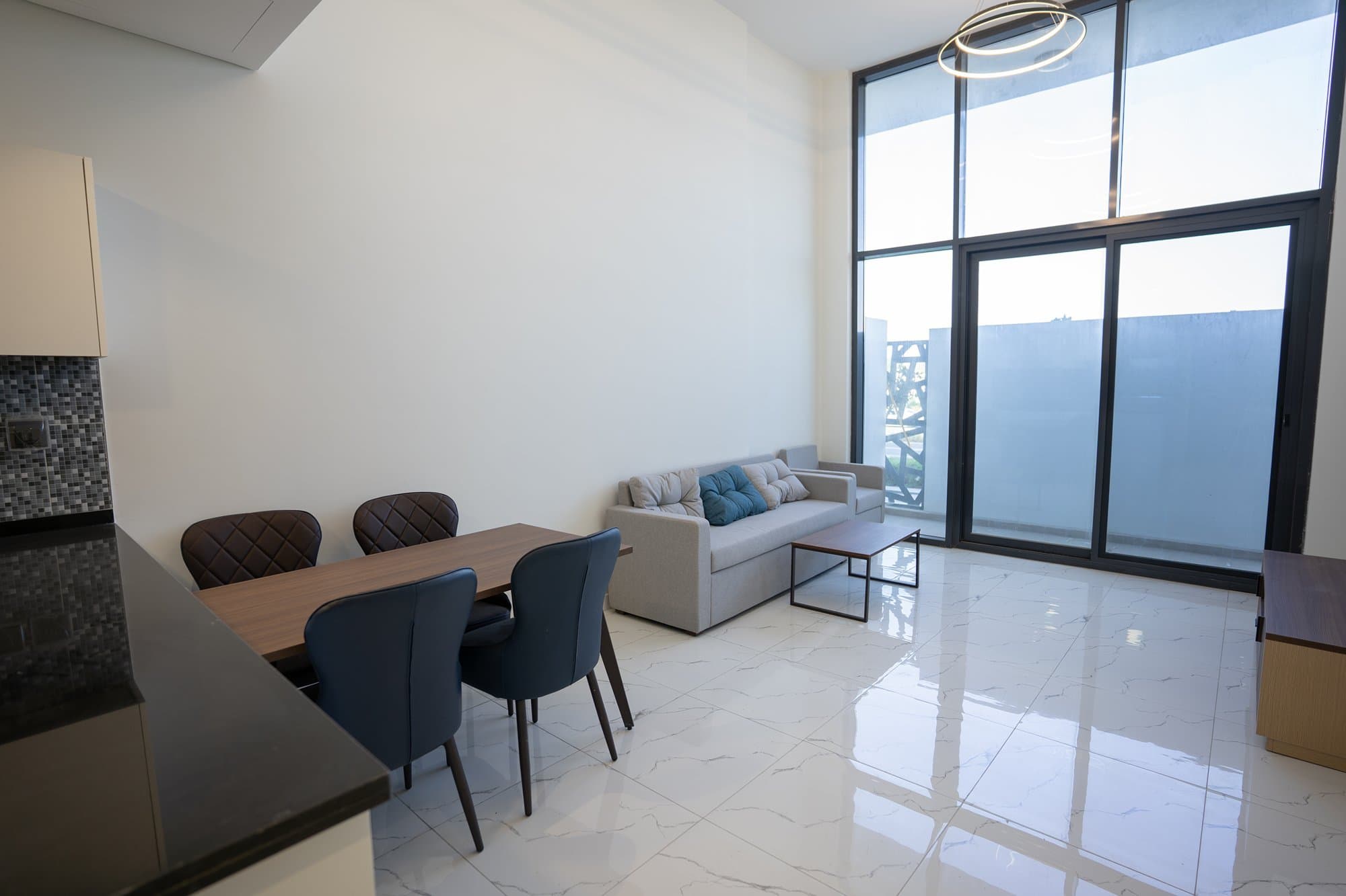 Elegant Unit | Prime Location | Amazing Amenities — 4