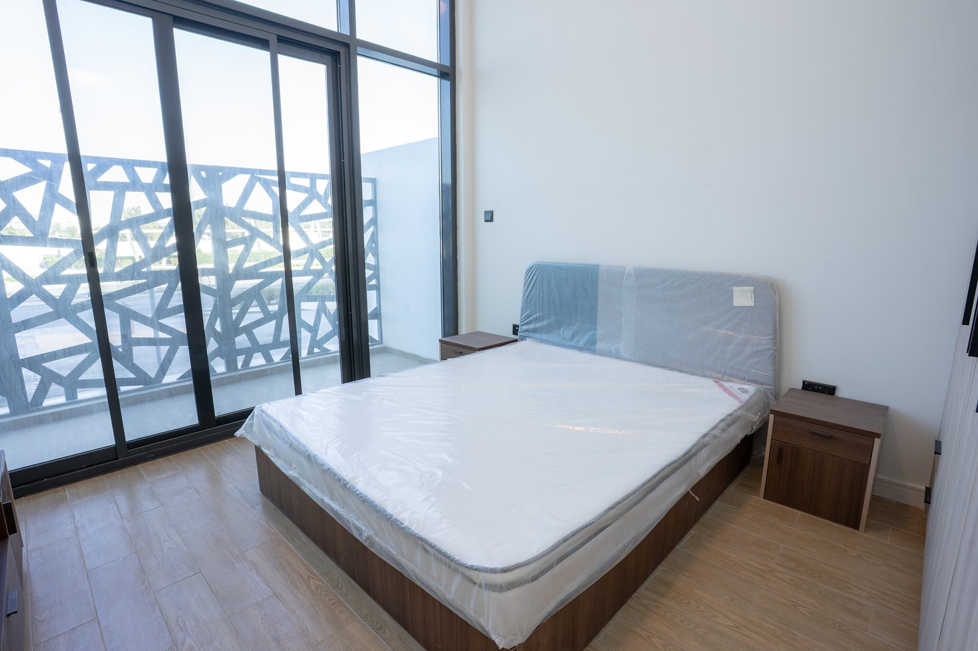 Elegant Unit | Prime Location | Amazing Amenities — 9