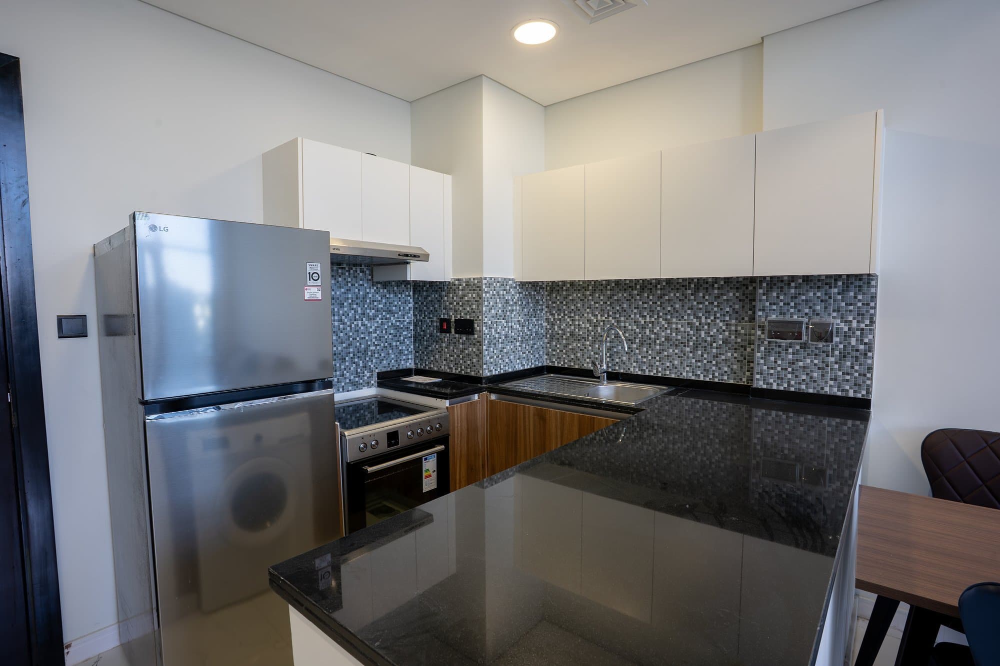 Elegant Unit | Prime Location | Amazing Amenities — 11