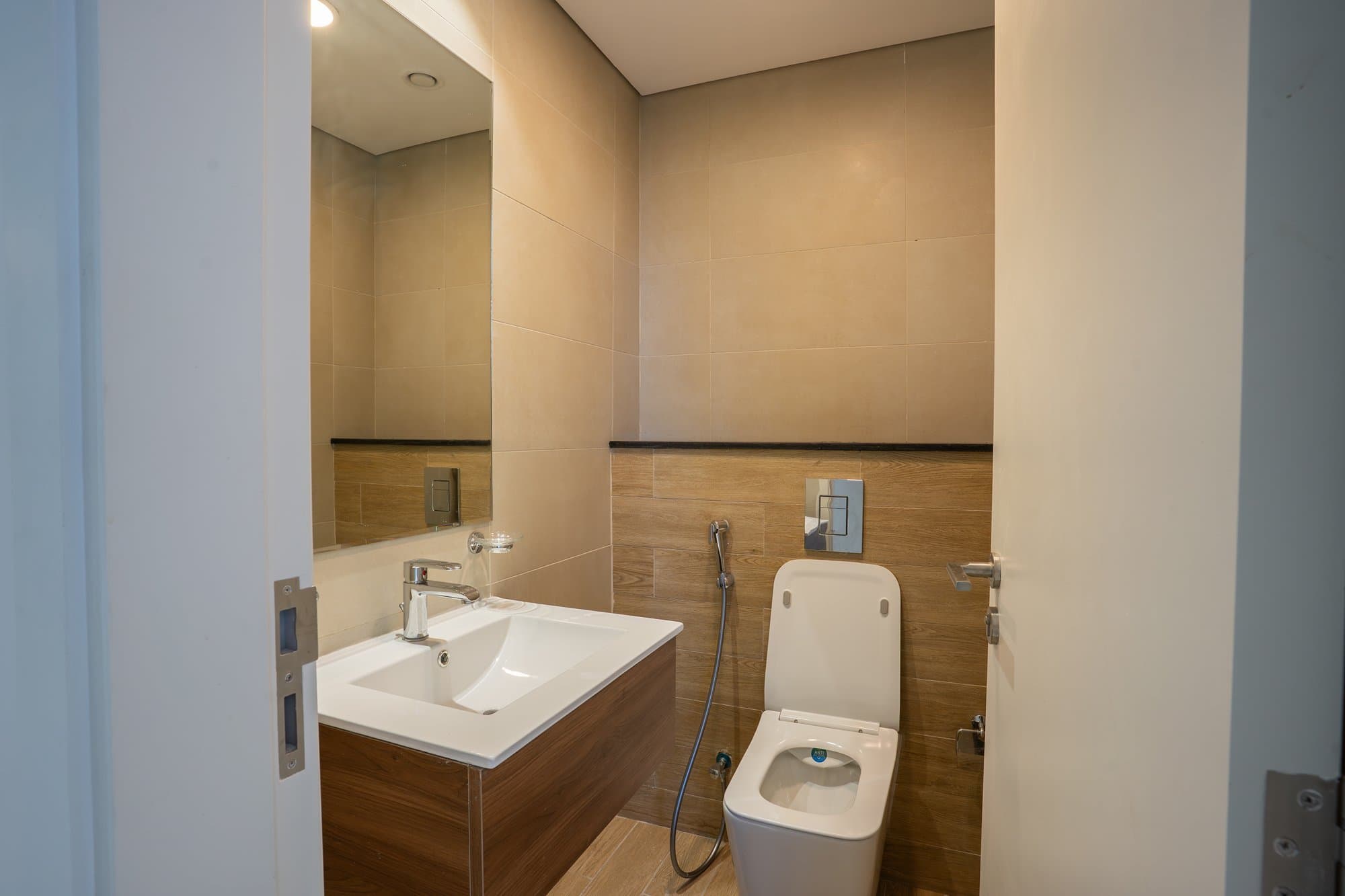 Elegant Unit | Prime Location | Amazing Amenities — 13
