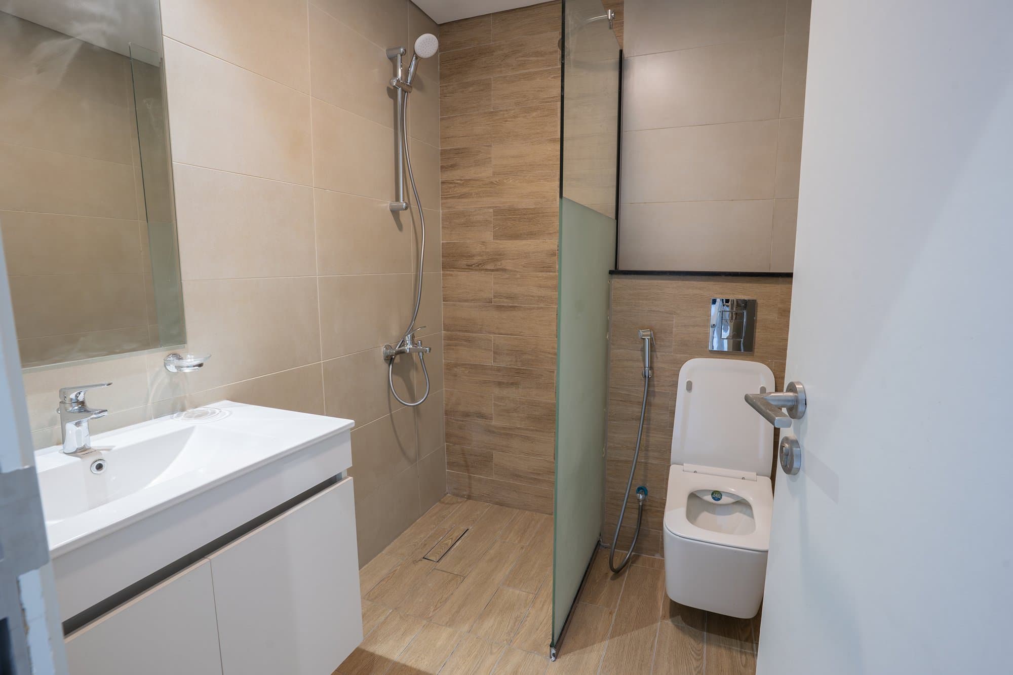 Elegant Unit | Prime Location | Amazing Amenities — 12