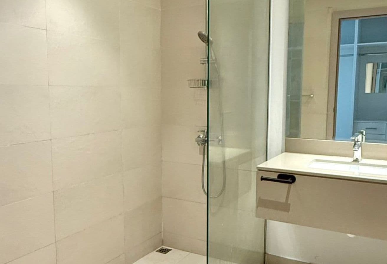 Canal & Pool View | Elegant 2BR | Ideal Location — 8