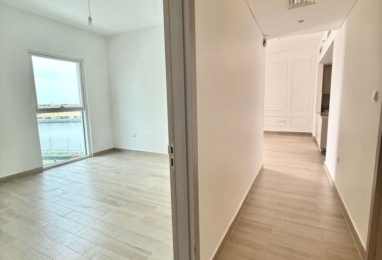 Canal & Pool View | Elegant 2BR | Ideal Location — 6