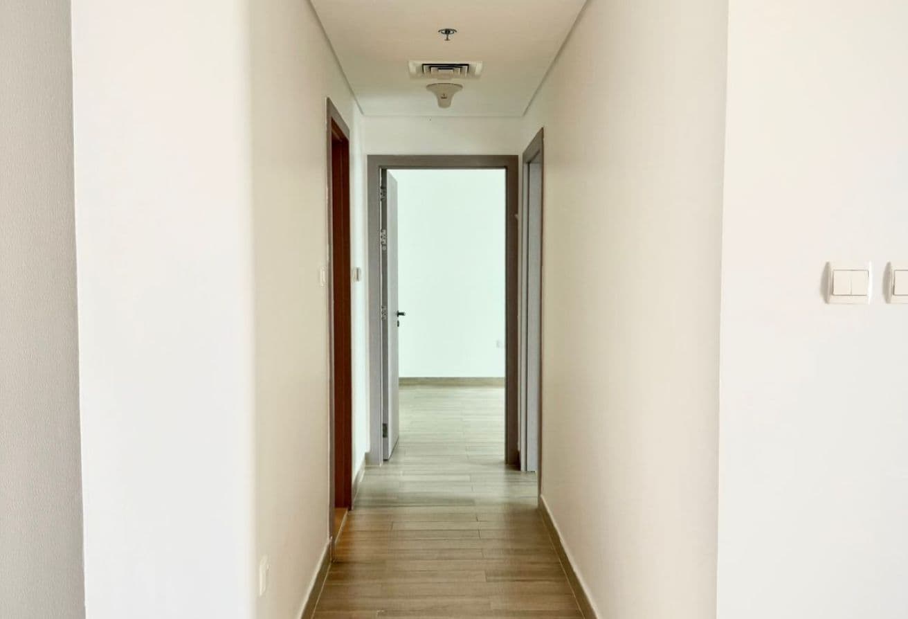 Canal & Pool View | Elegant 2BR | Ideal Location — 5