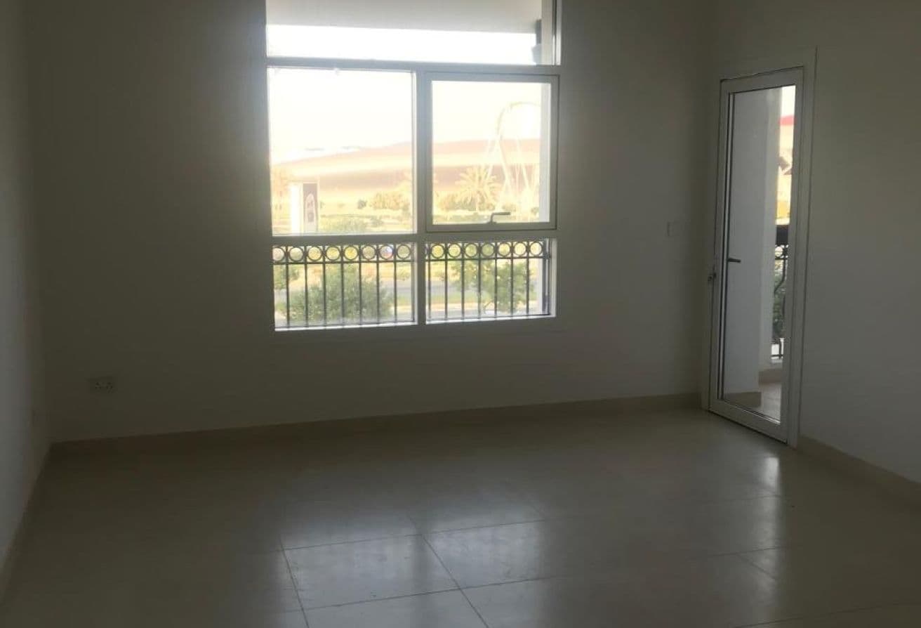 Spacious Apartment | 2 Balconies | Laundry Room — 2