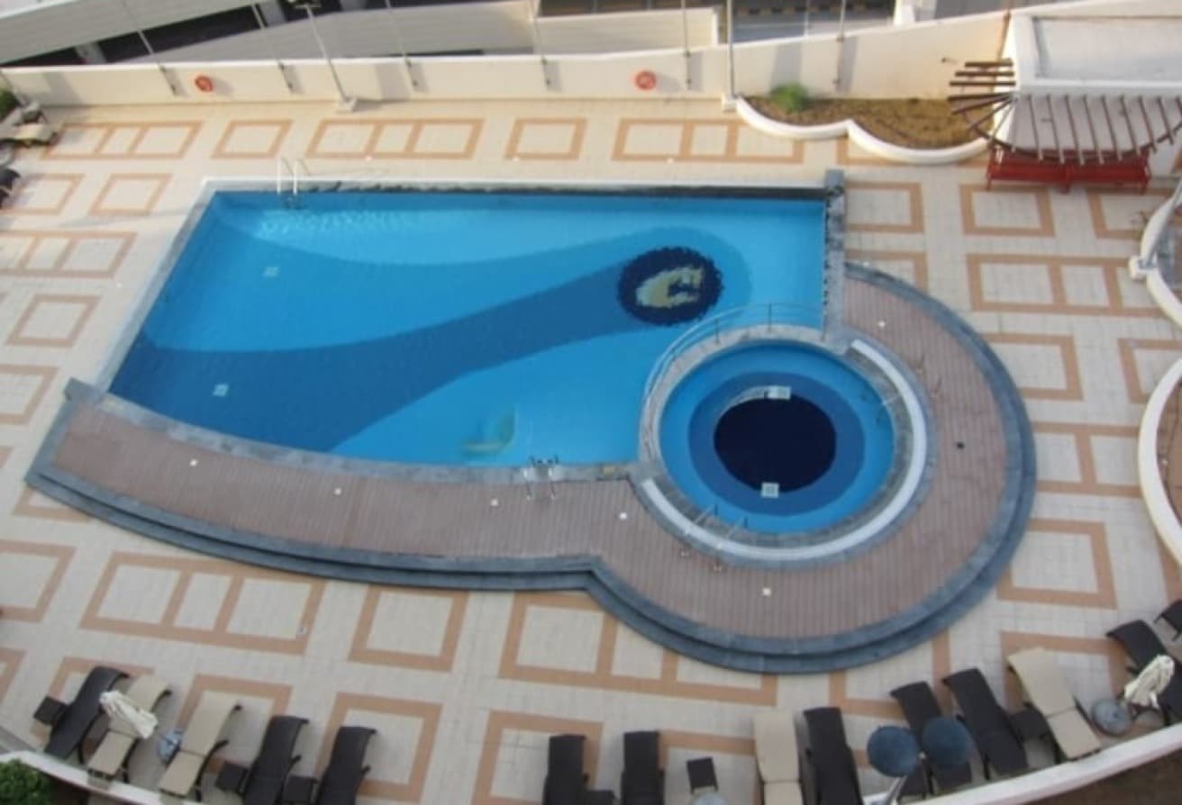 Stunning 1BR | Sea and Pool View | Prime Area — 7