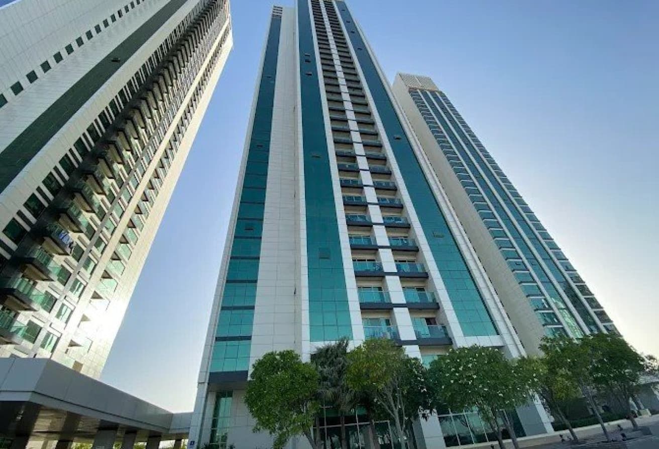 Stunning 1BR | Sea and Pool View | Prime Area — 8
