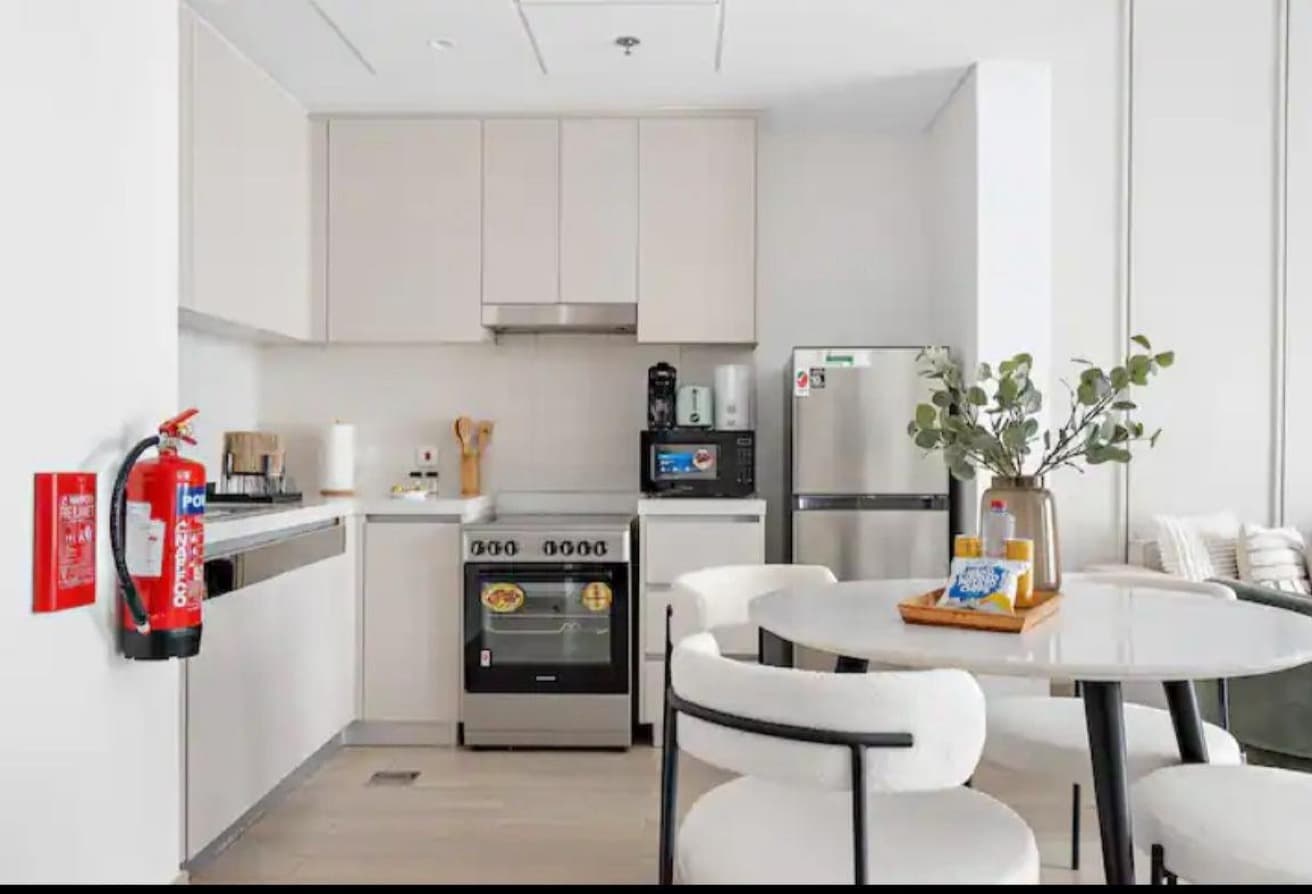 Amazing 1BR | Fully Furnished | Prime Location — 6