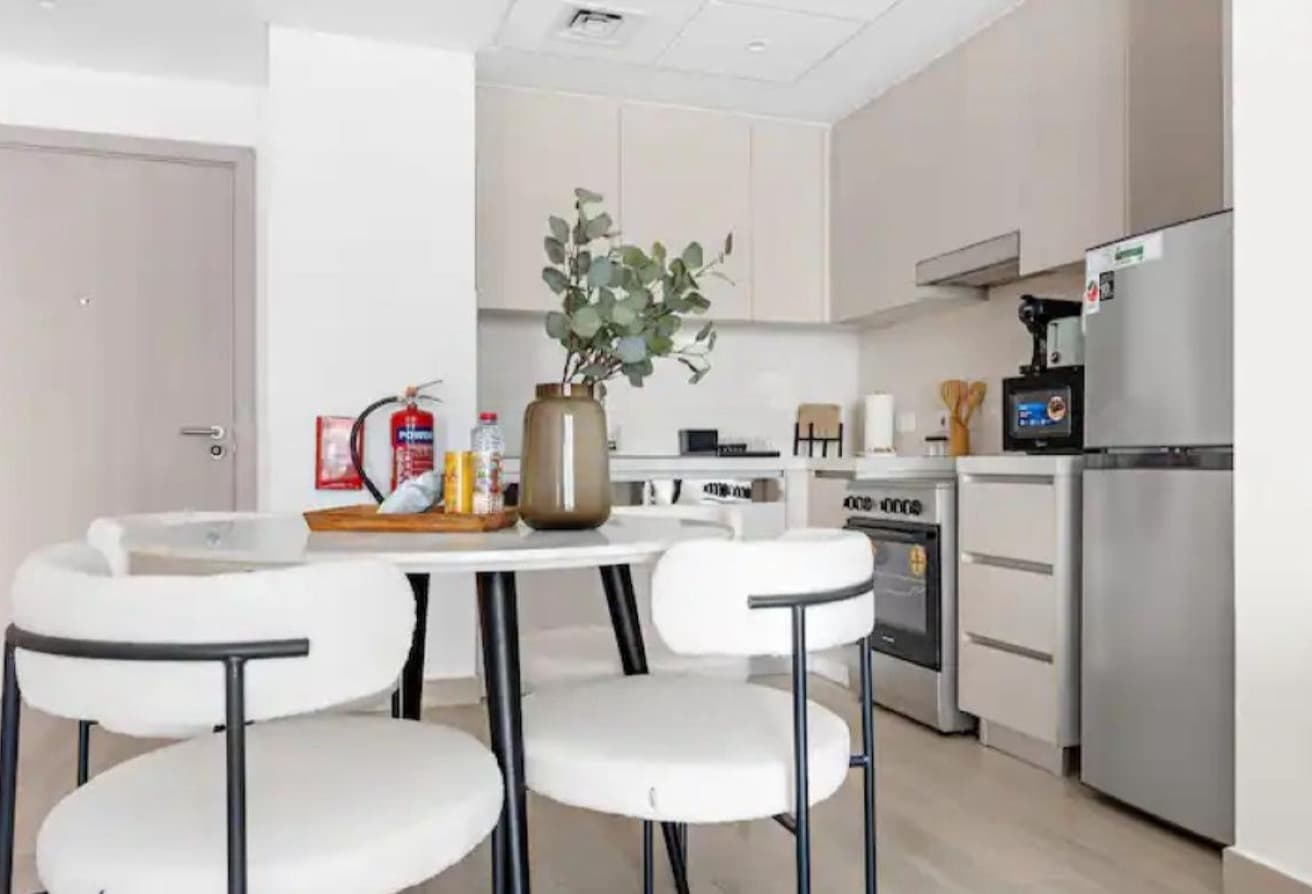 Amazing 1BR | Fully Furnished | Prime Location — 7