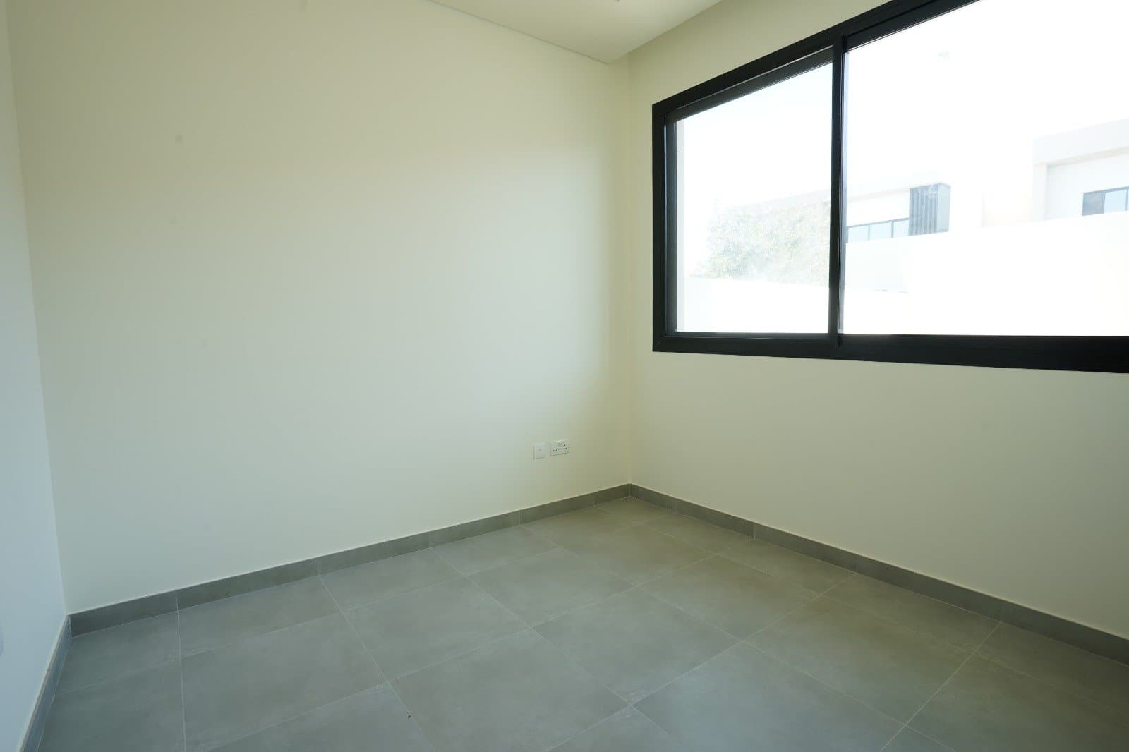 Stunning 2BHK | Single Row | Brand New — 4