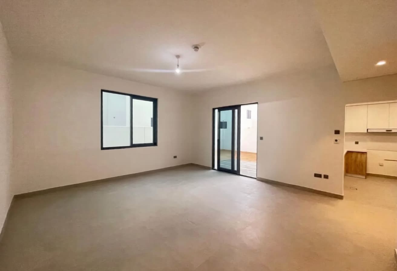 Prime Location | Spacious Villa and Luxurious — 8